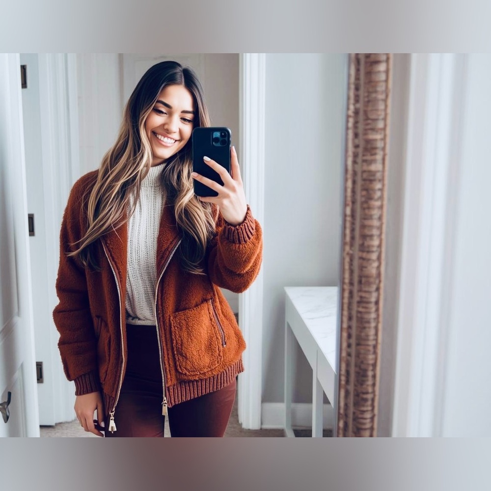 Women’s 3-Piece Mystery Sweater Bundle Cozy Fall Winter Clothing Box - Picture 4 of 4